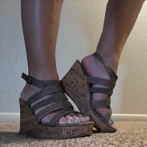 Maurice’s wedge sandals - Picture 4 of 4
